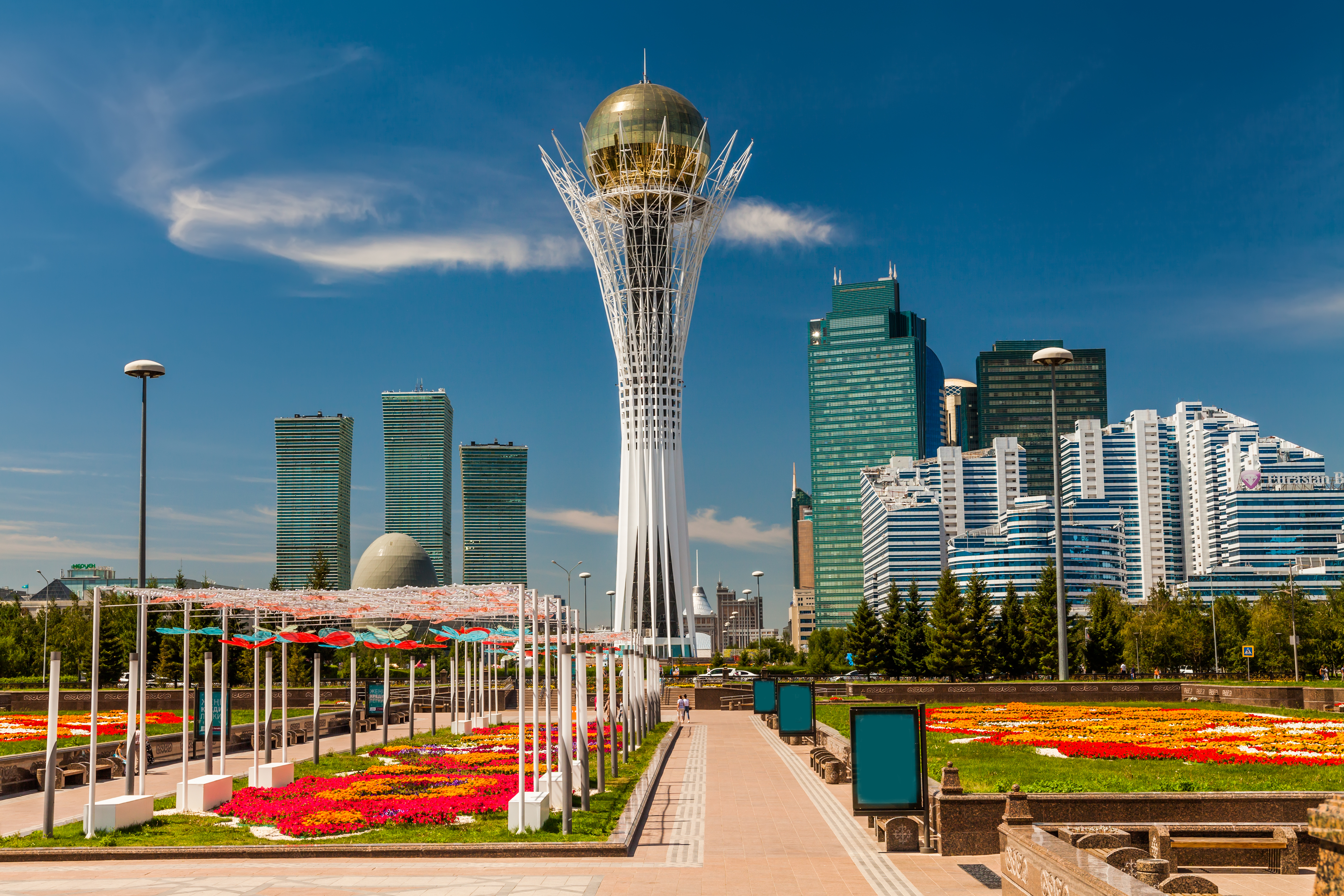Астана 1 день. Монумент Астана-Байтерек. Казахстан башня Байтерек. Байтерек Астана.